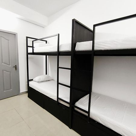 Hostel Stayzo Kochi Zewnętrze zdjęcie