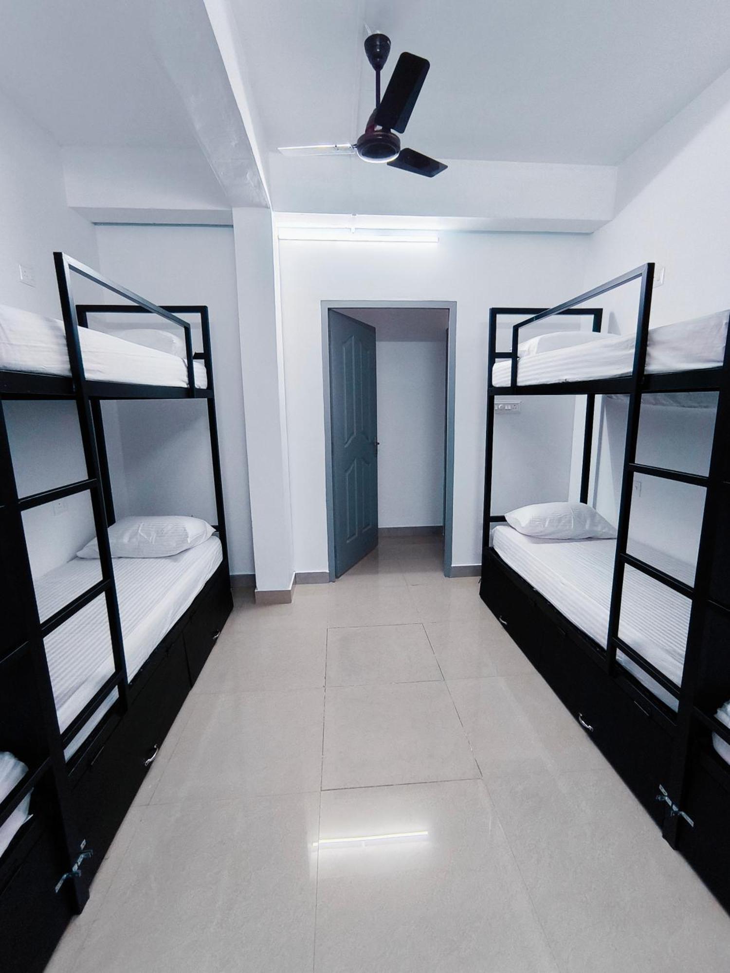 Hostel Stayzo Kochi Zewnętrze zdjęcie